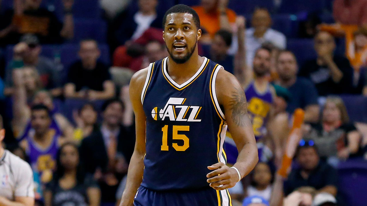 Hawks Officially Sign Derrick Favors To 10-Day Contract - Hoops Wire